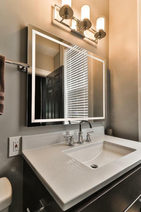 Luxury Apt W/ Spectrum Mood Lighting - Historic Cherokee Street Antique Row Меріленд-Гайтс Екстер'єр фото